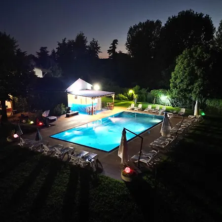 Vitti's - Verona Est Camping *